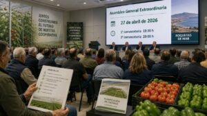 Asamblea General Extraordinaria en Roquetas de Mar con asistentes y presentación