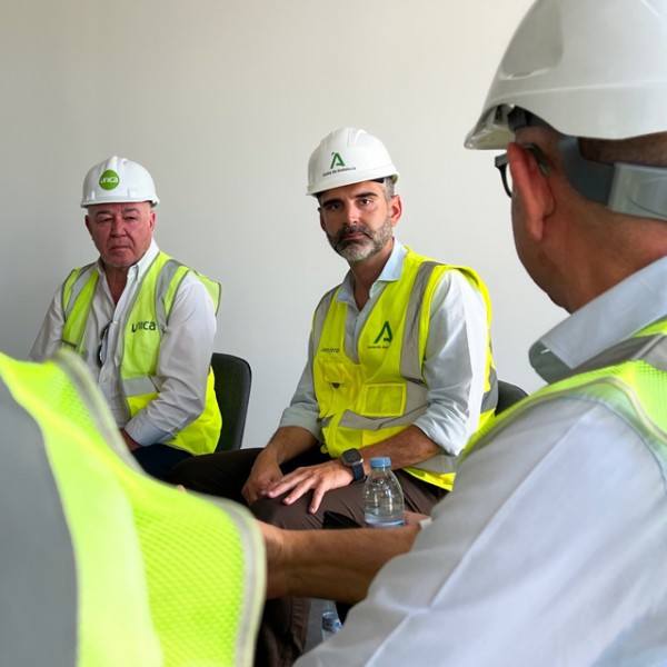 Visita del consejero de Agricultura a la futura sede de UNICA