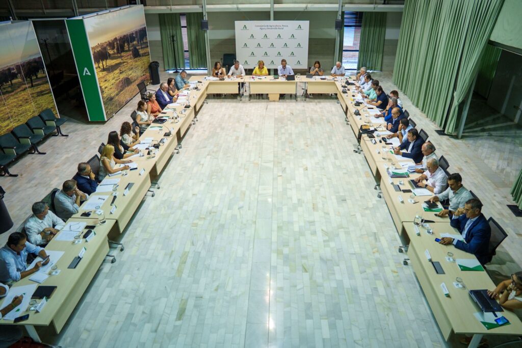 Reunión de la Junta de Andalucía sobre ayudas al sector pesquero y acuícola